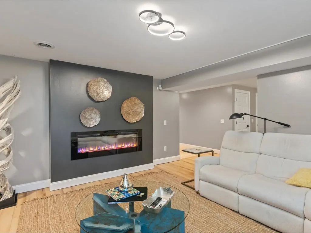 27 Weeping Willow Lane South Burlington VT 05403