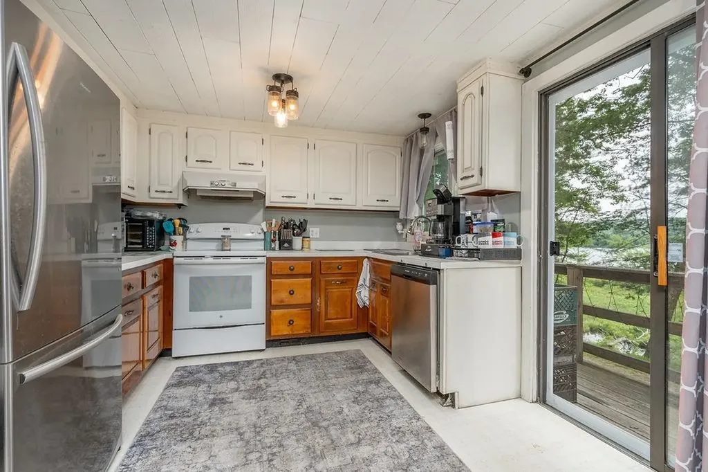 3 Spruce Cove Road Northwood NH 03261