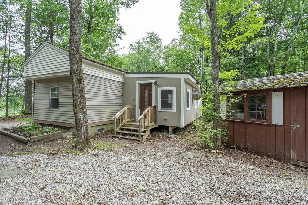 3 Spruce Cove Road Northwood NH 03261