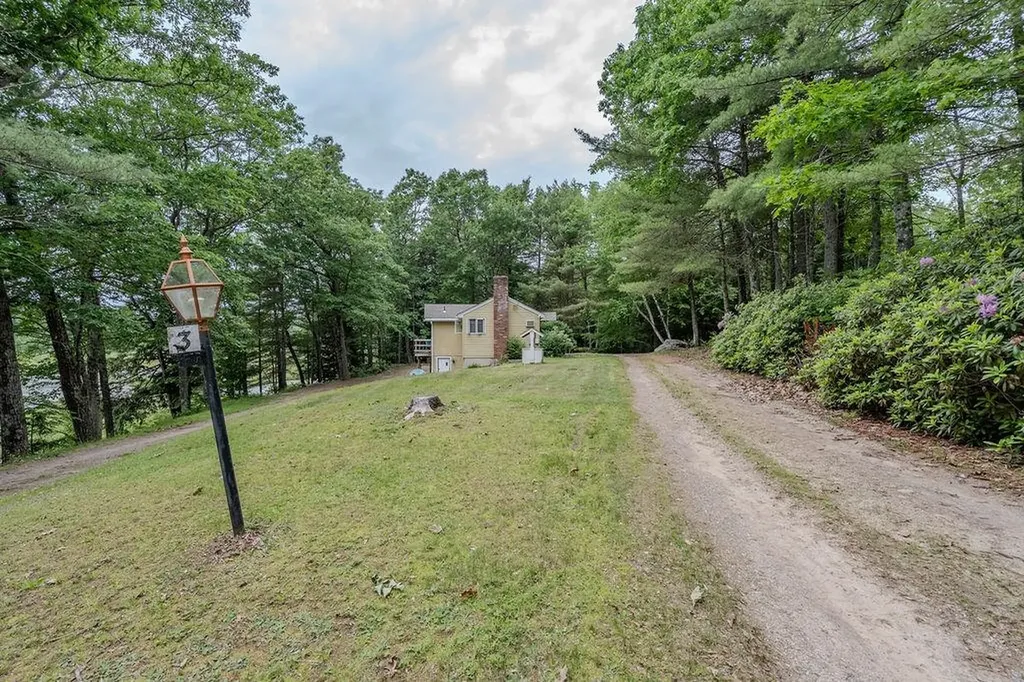 3 Spruce Cove Road Northwood NH 03261