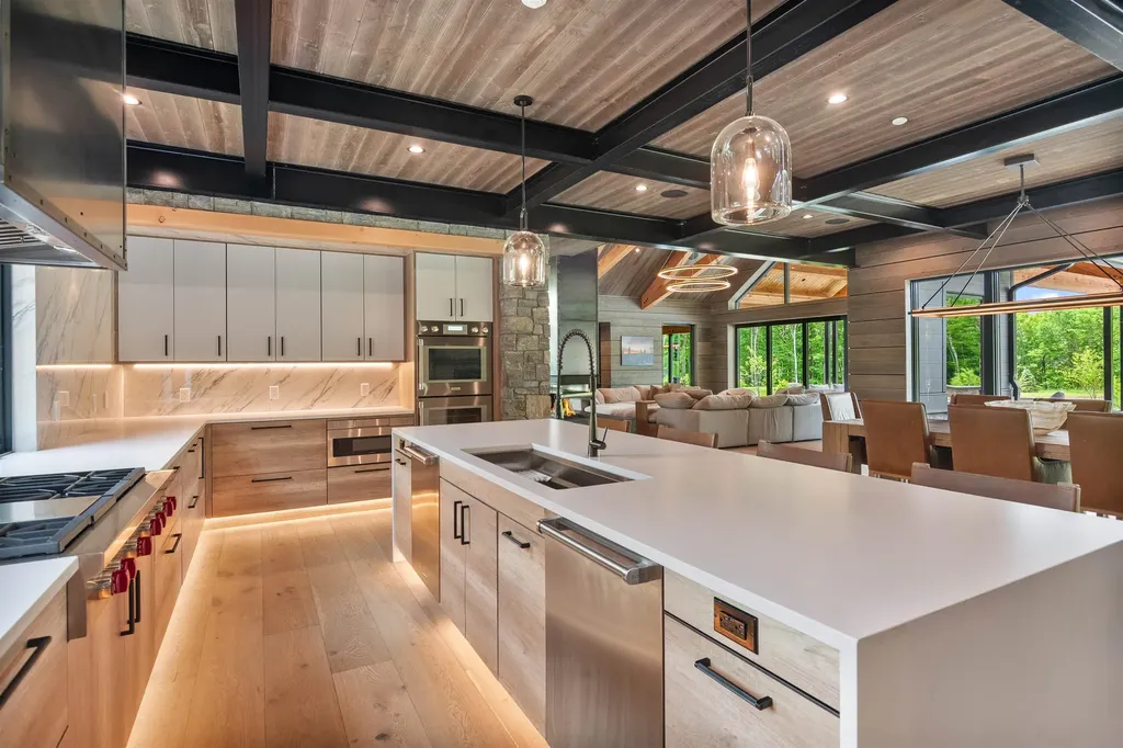 1084 Wade Pasture Road Stowe VT 05672