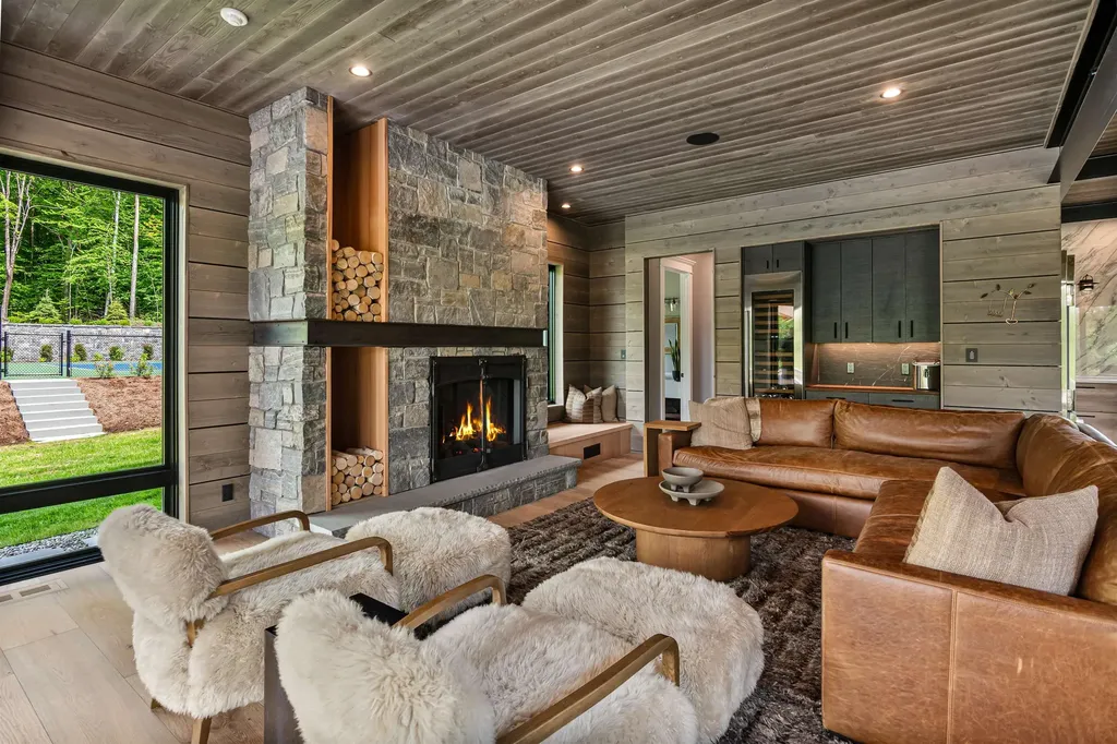 1084 Wade Pasture Road Stowe VT 05672