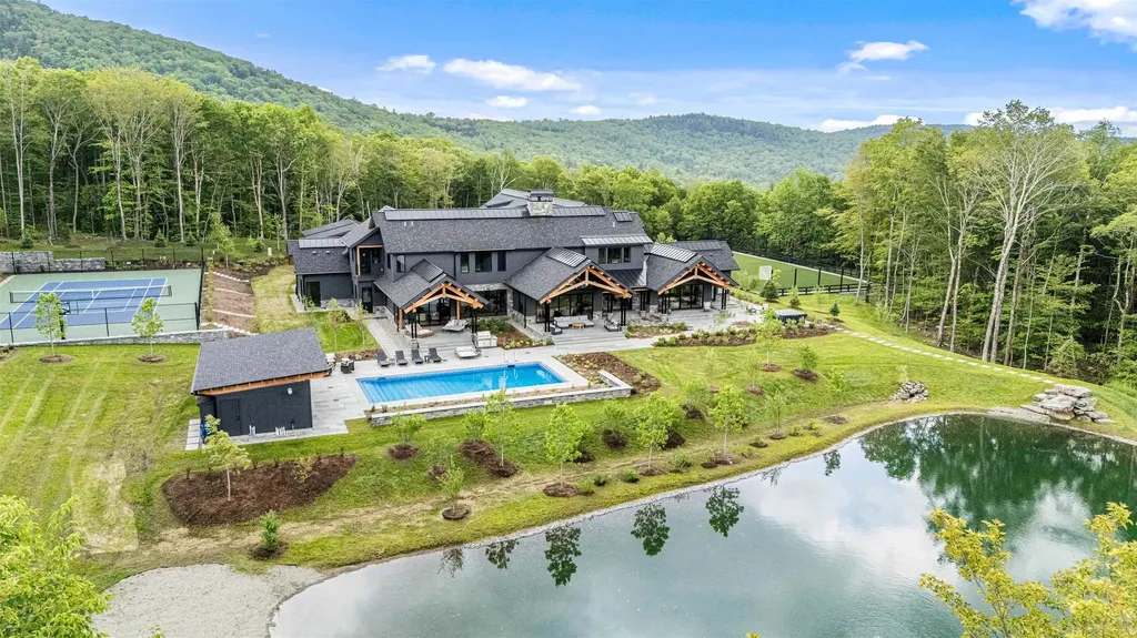 1084 Wade Pasture Road Stowe VT 05672