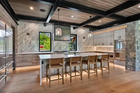 1084 Wade Pasture Road Stowe VT 05672