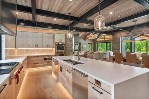 1084 Wade Pasture Road Stowe VT 05672