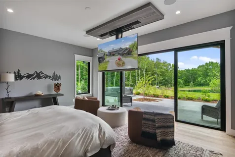 1084 Wade Pasture Road Stowe VT 05672