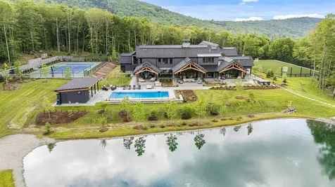 1084 Wade Pasture Road Stowe VT 05672