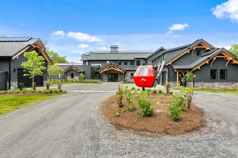 1084 Wade Pasture Road Stowe VT 05672