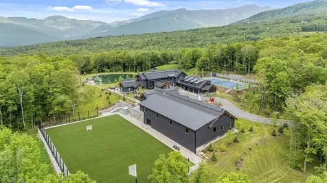 1084 Wade Pasture Road Stowe VT 05672