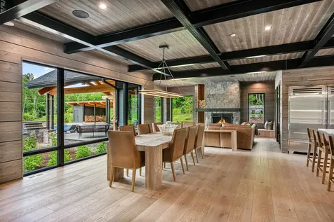 1084 Wade Pasture Road Stowe VT 05672