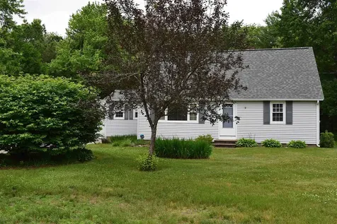 17 Chisholm Road Kingston NH 03848