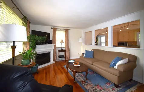 17 Chisholm Road Kingston NH 03848
