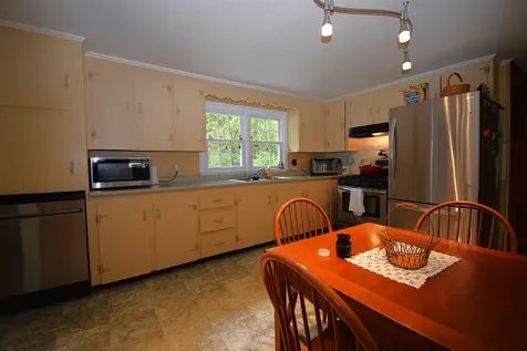 17 Chisholm Road Kingston NH 03848