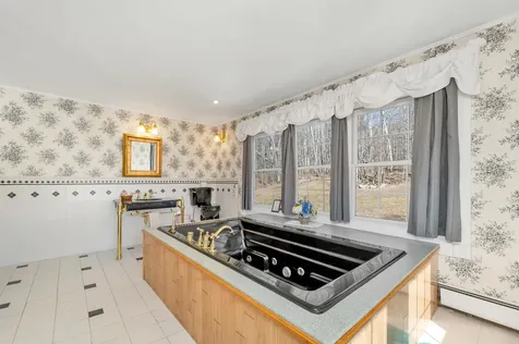 959 Presidential Highway Jefferson NH 03583