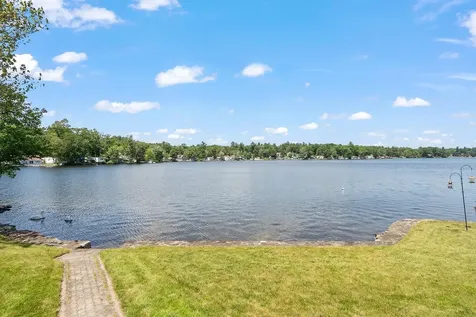4 Shore Drive Hampstead NH 03841