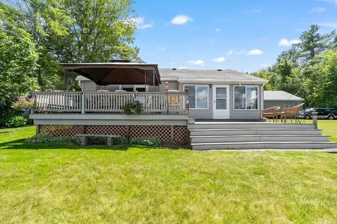 4 Shore Drive Hampstead NH 03841