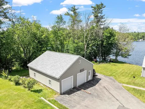 4 Shore Drive Hampstead NH 03841