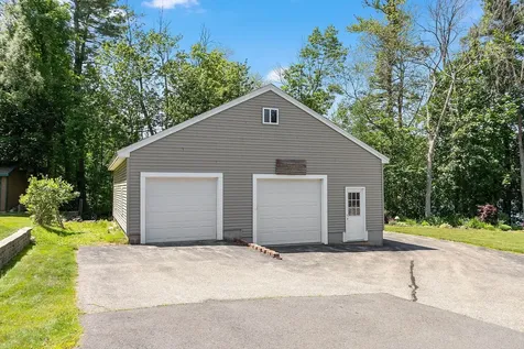 4 Shore Drive Hampstead NH 03841