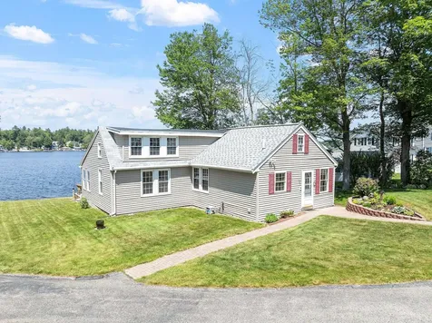 4 Shore Drive Hampstead NH 03841