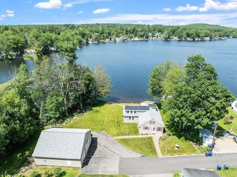 4 Shore Drive Hampstead NH 03841