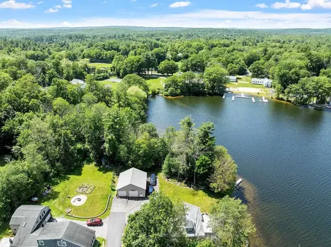4 Shore Drive Hampstead NH 03841