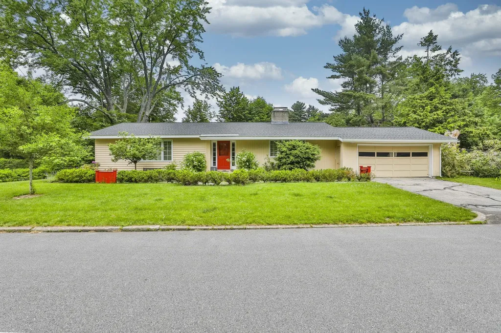 190 N Acres Road Manchester NH 03104
