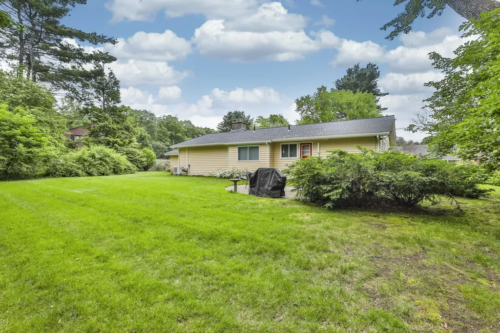 190 N Acres Road Manchester NH 03104
