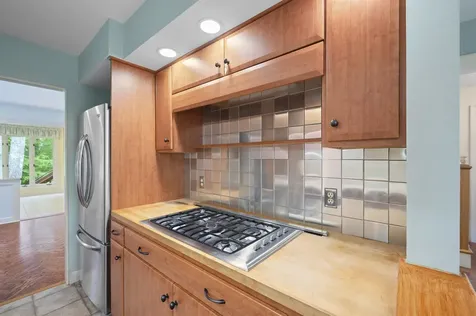 60 Peninsula Drive Stratham NH 03885