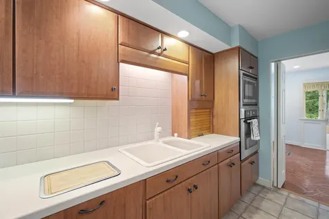 60 Peninsula Drive Stratham NH 03885