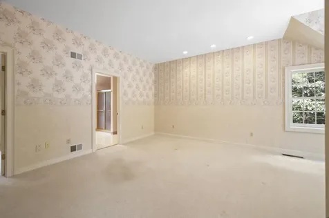 60 Peninsula Drive Stratham NH 03885