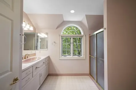 60 Peninsula Drive Stratham NH 03885