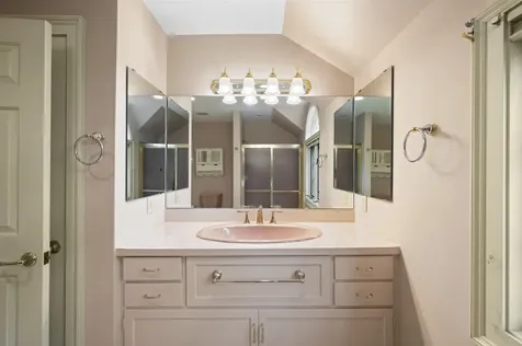 60 Peninsula Drive Stratham NH 03885