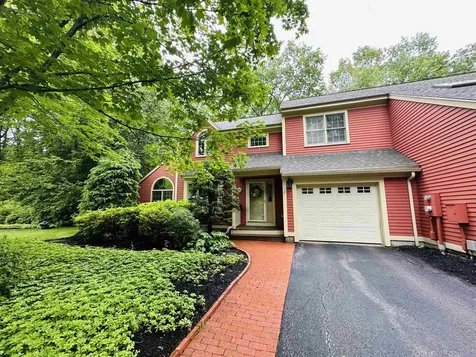 60 Peninsula Drive Stratham NH 03885