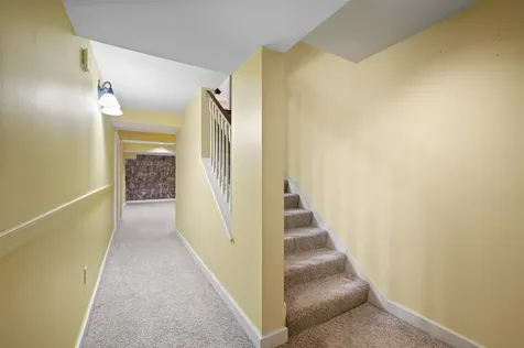 60 Peninsula Drive Stratham NH 03885