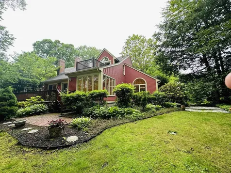 60 Peninsula Drive Stratham NH 03885