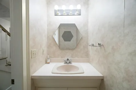 60 Peninsula Drive Stratham NH 03885