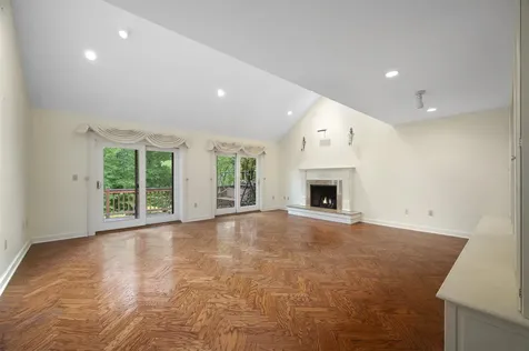 60 Peninsula Drive Stratham NH 03885