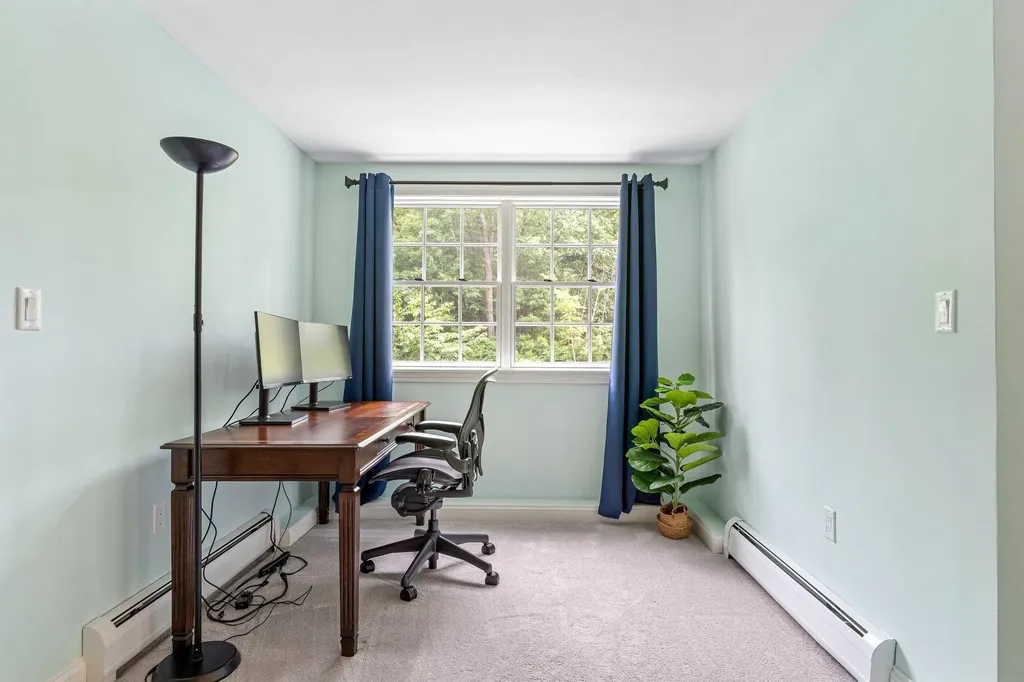 65 Forest Street Londonderry NH 03053