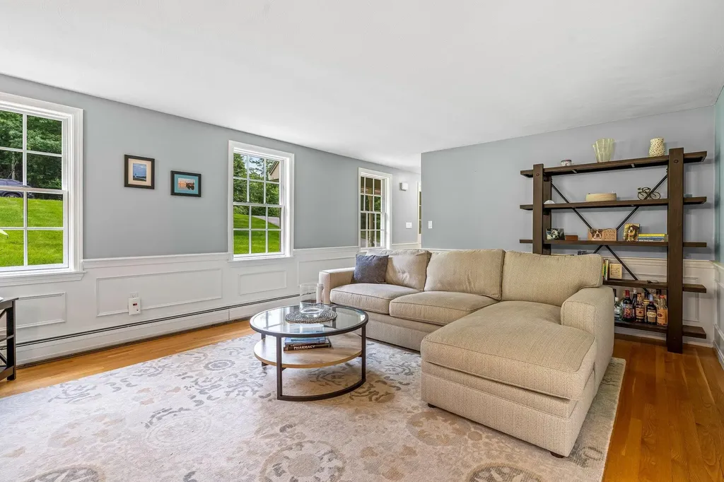 65 Forest Street Londonderry NH 03053