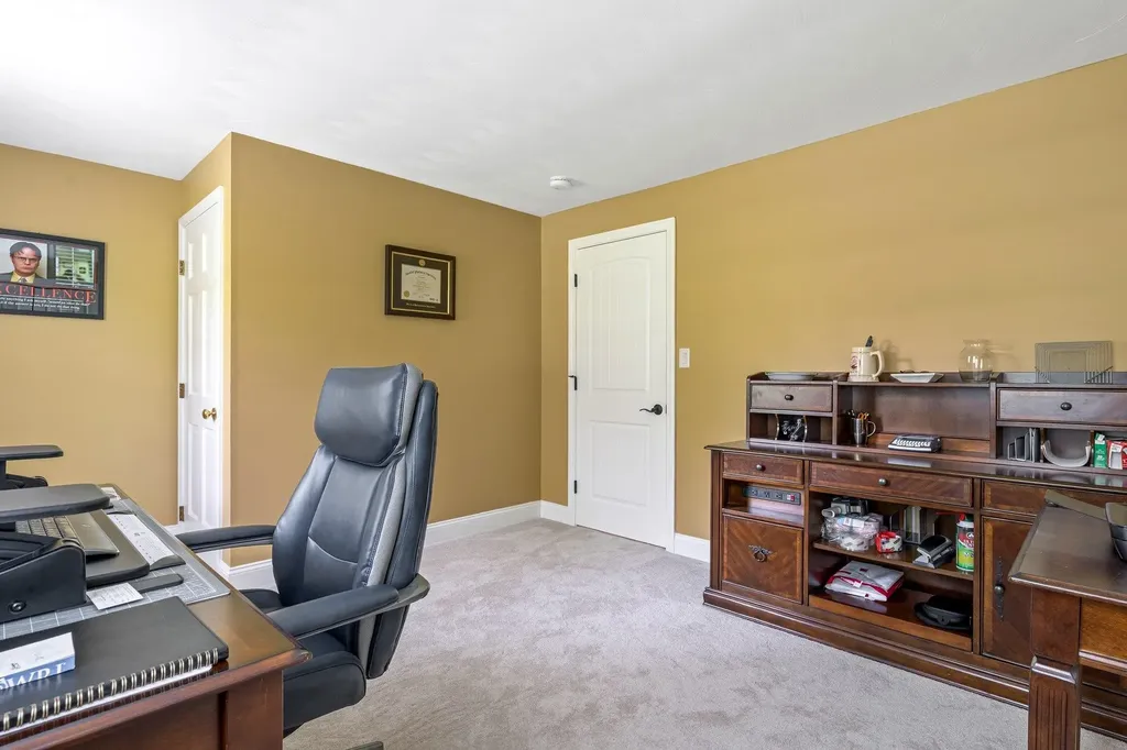 65 Forest Street Londonderry NH 03053