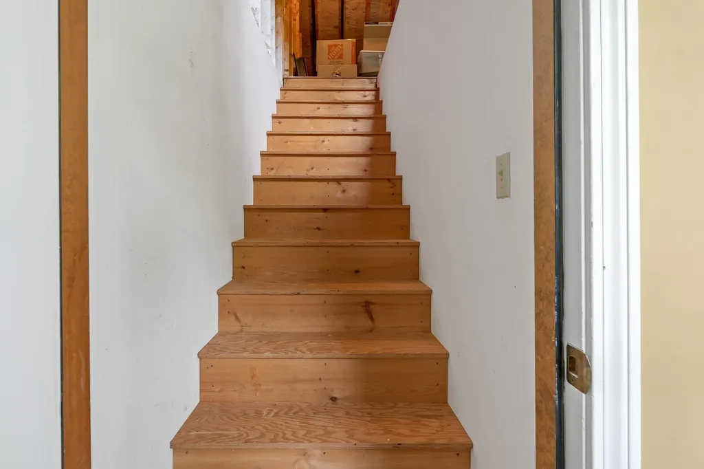65 Forest Street Londonderry NH 03053