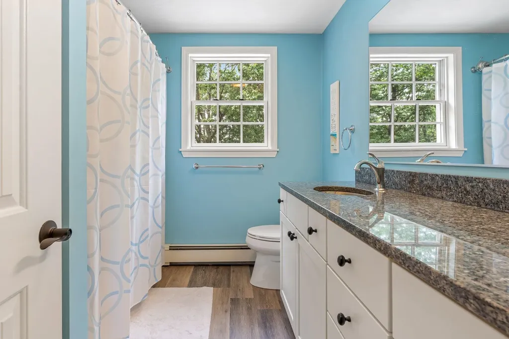 65 Forest Street Londonderry NH 03053