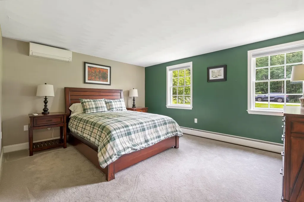 65 Forest Street Londonderry NH 03053
