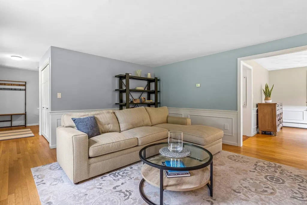 65 Forest Street Londonderry NH 03053