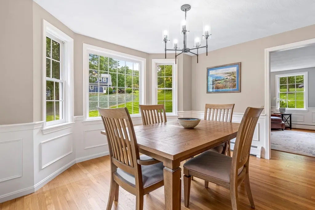 65 Forest Street Londonderry NH 03053