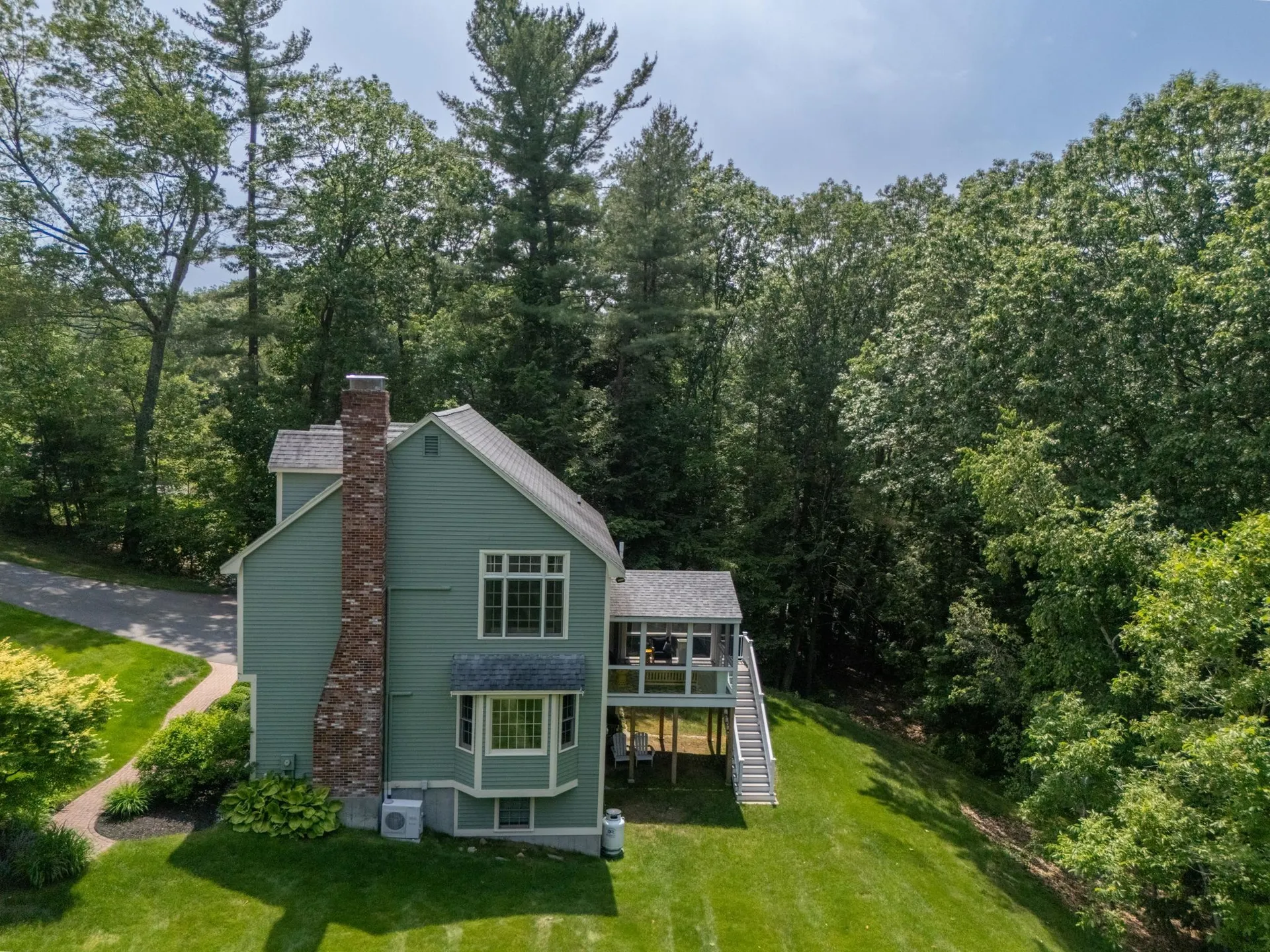 65 Forest Street Londonderry NH 03053