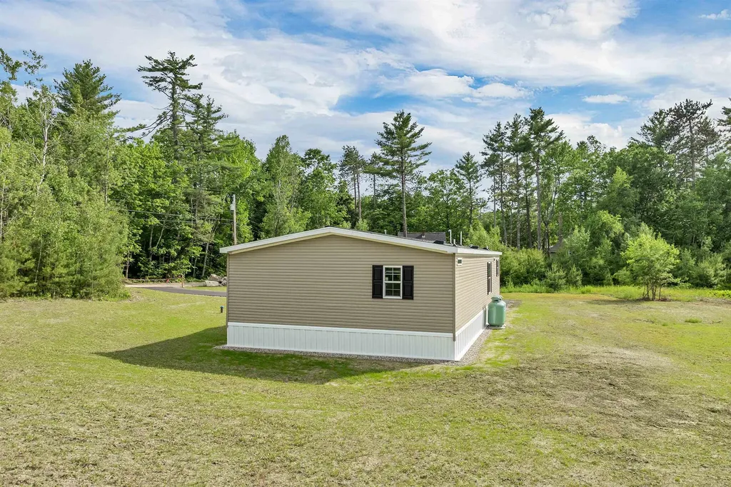 106 Stevens Road Effingham NH 03882