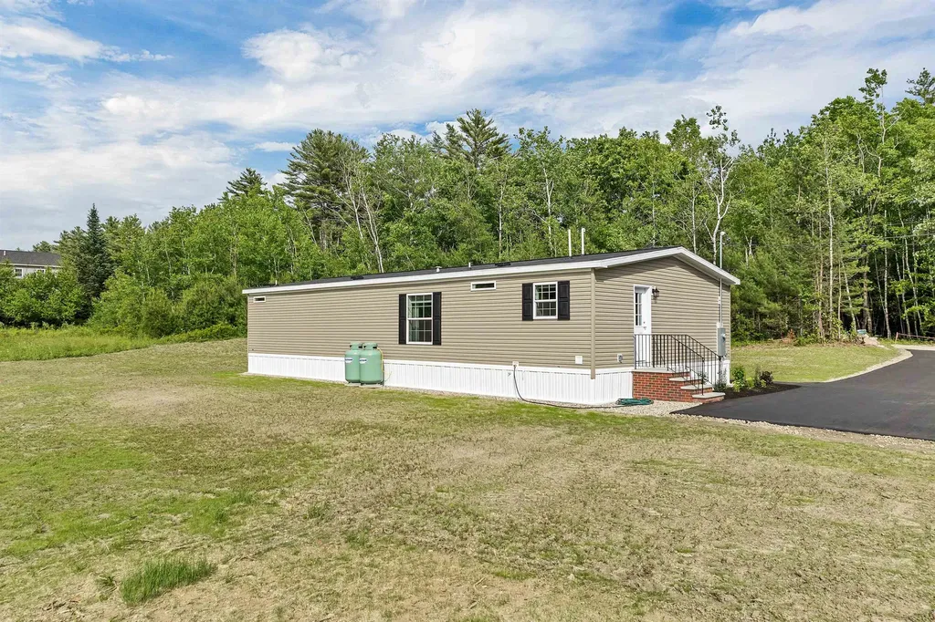 106 Stevens Road Effingham NH 03882