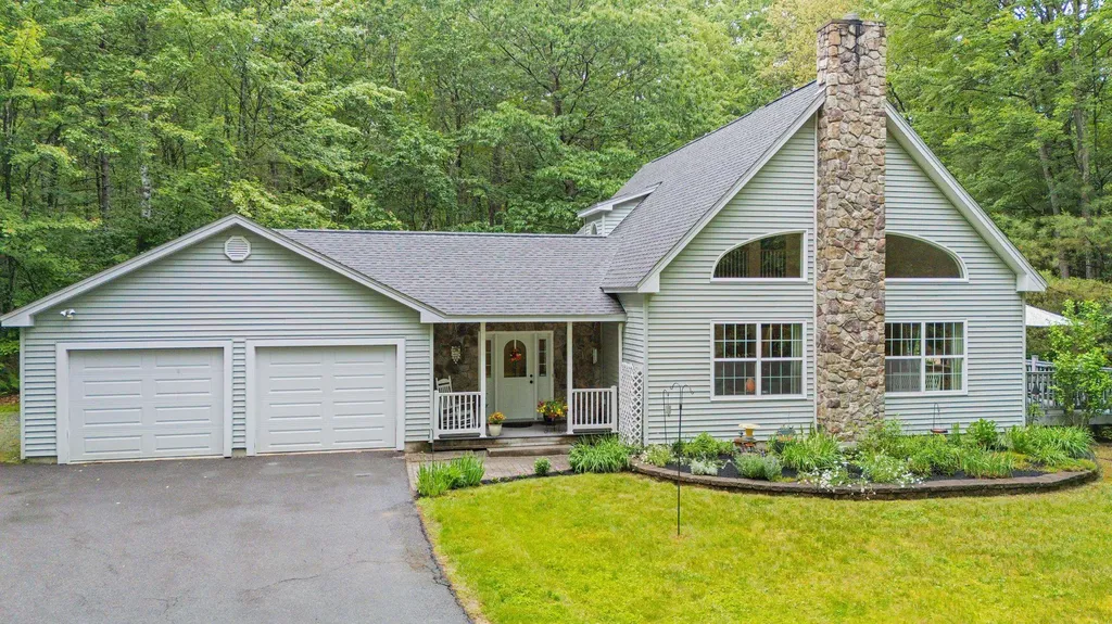 21 Lewis Lane Concord NH 03301