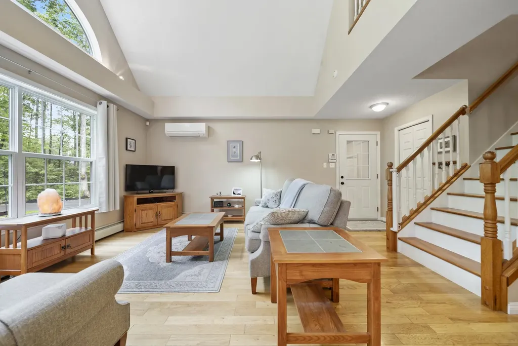 21 Lewis Lane Concord NH 03301